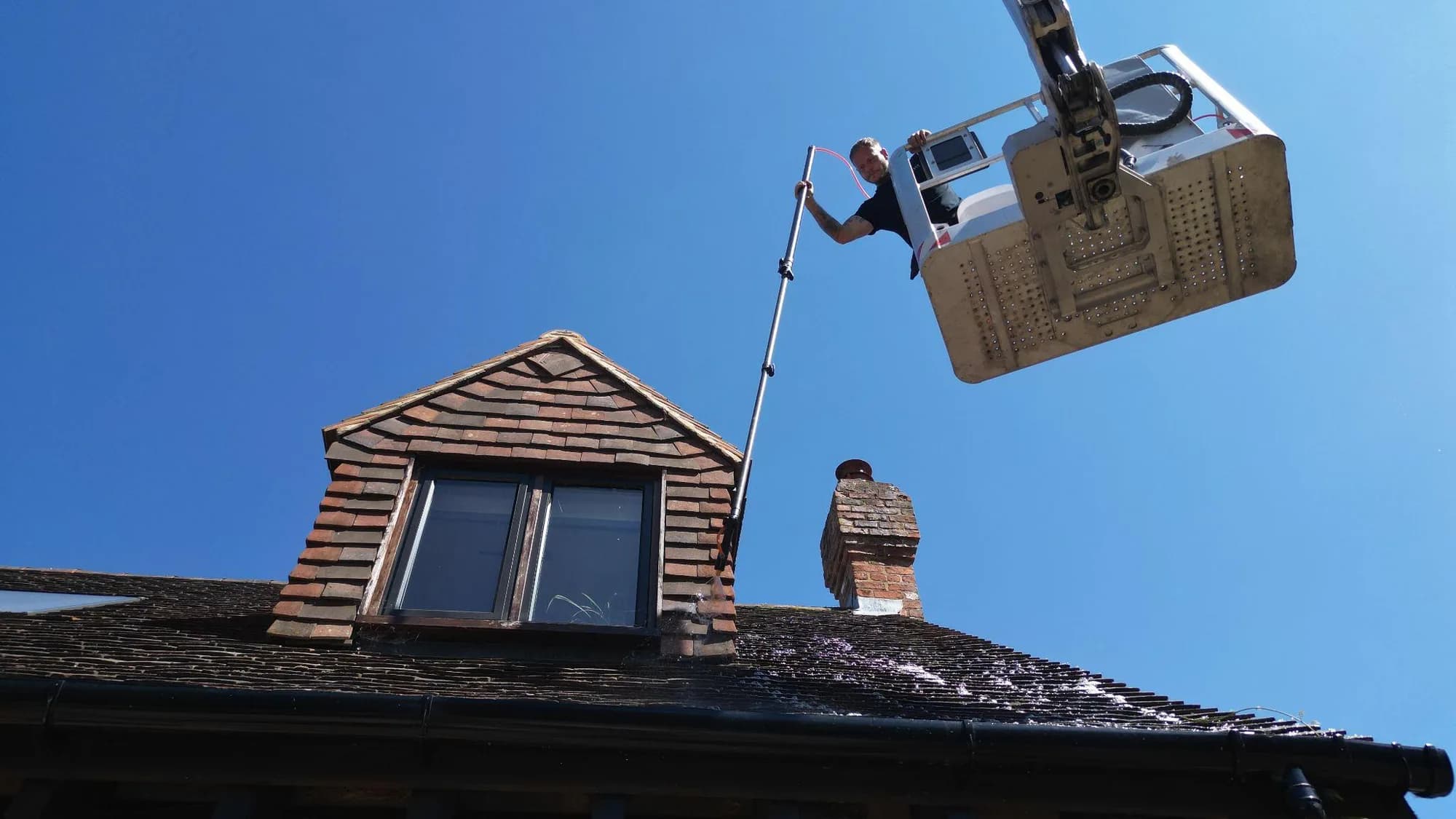 How Much Does Roof and Gutter Cleaning Cost in the UK
