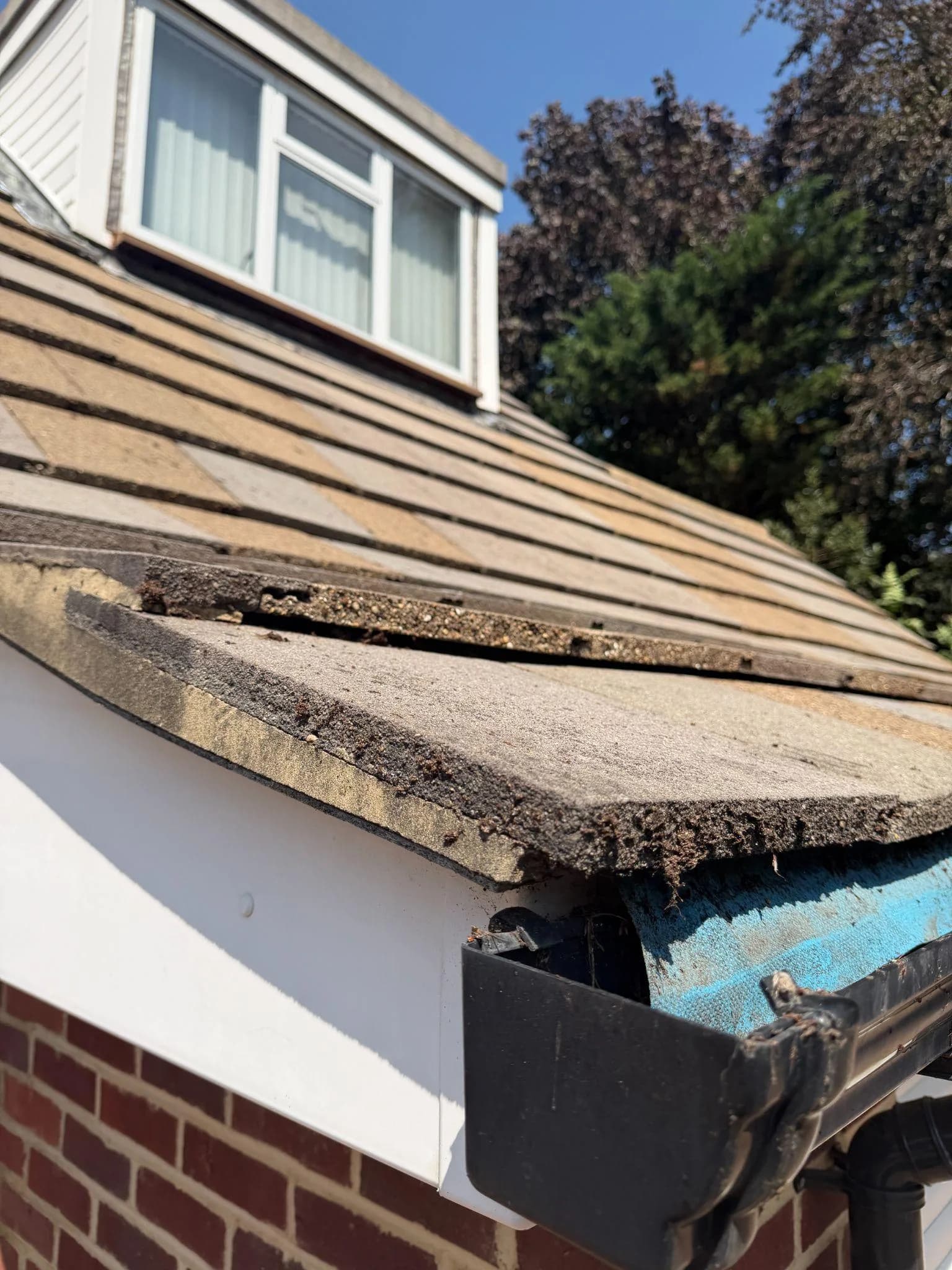 Who Is Responsible for Gutter Cleaning