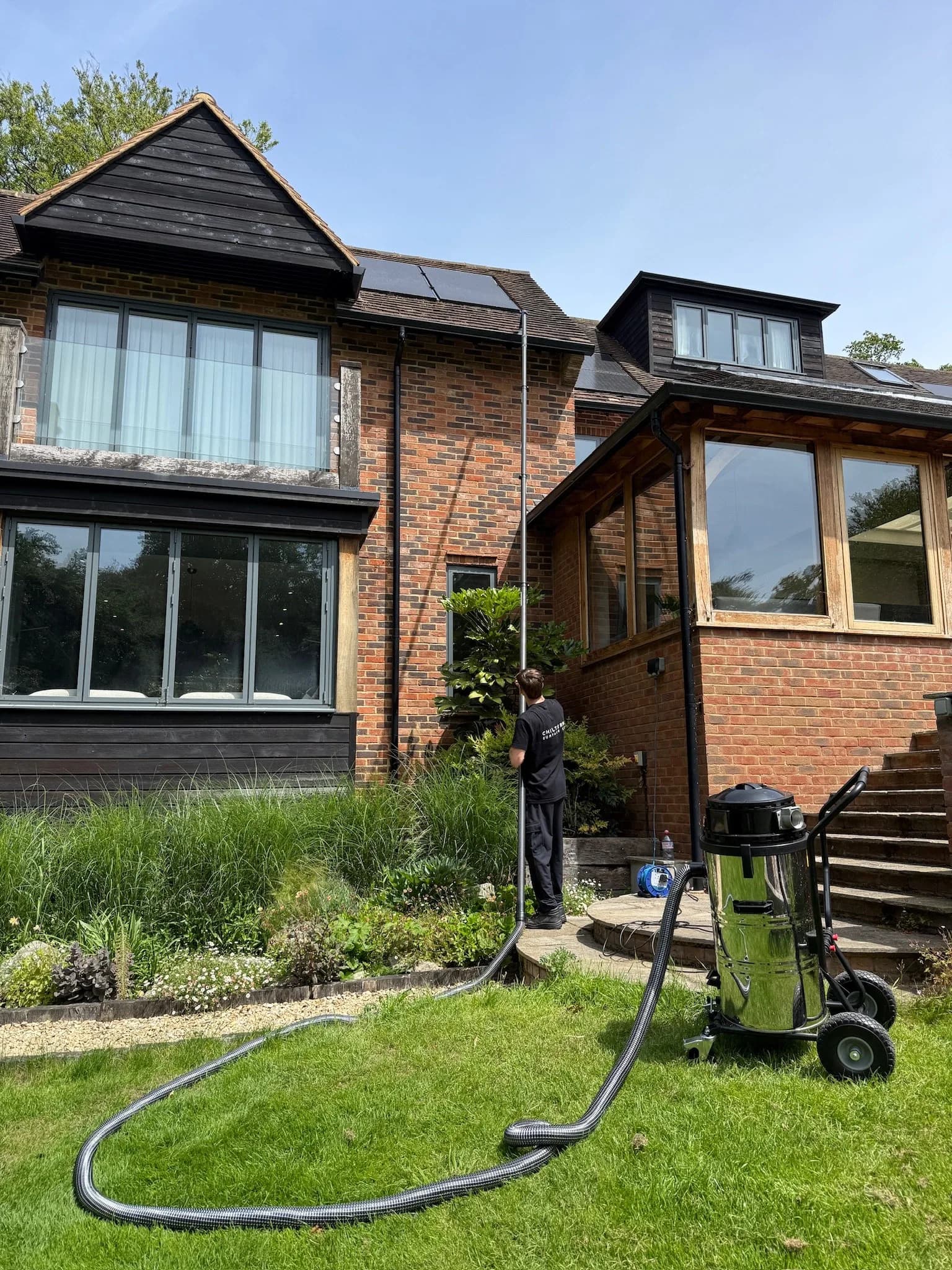 How to Clean Mould Off an Exterior Brick Wall