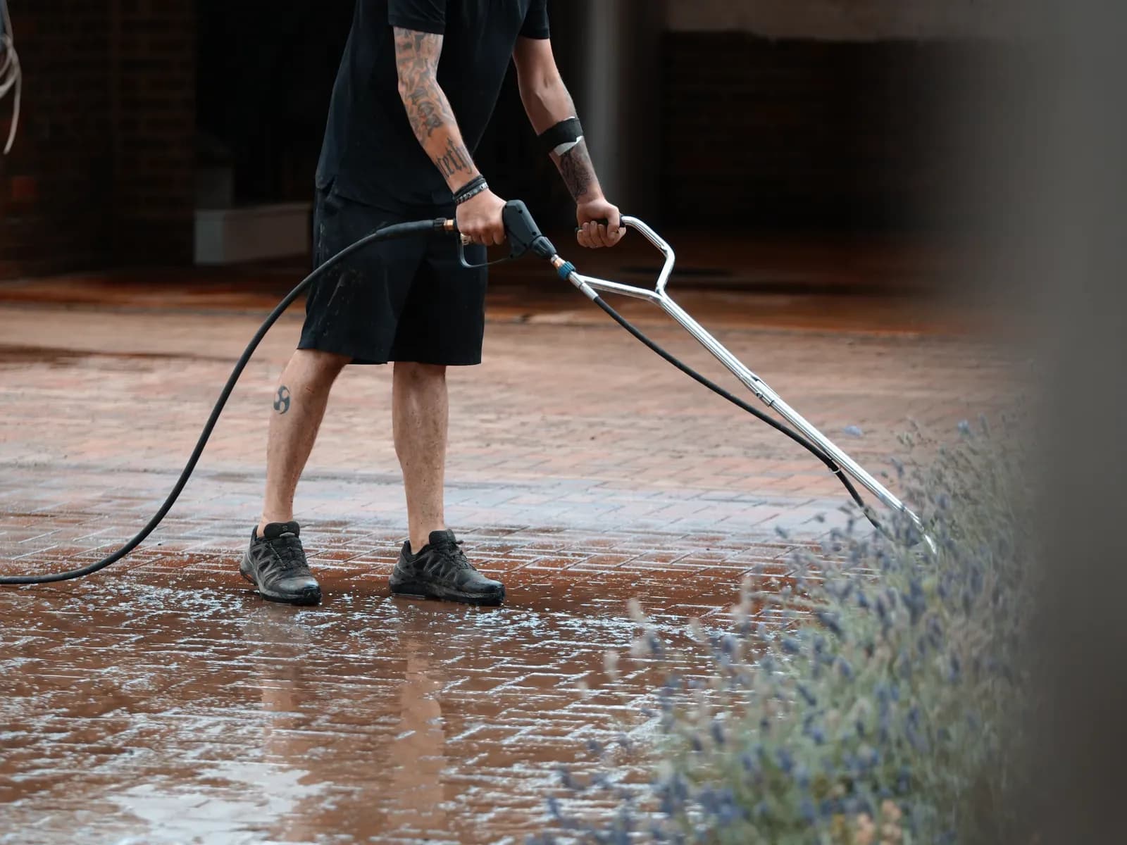 What Affects the Cost of Exterior House Cleaning?