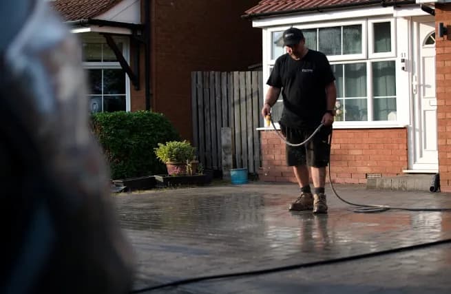 Soft Washing vs Pressure Washing
