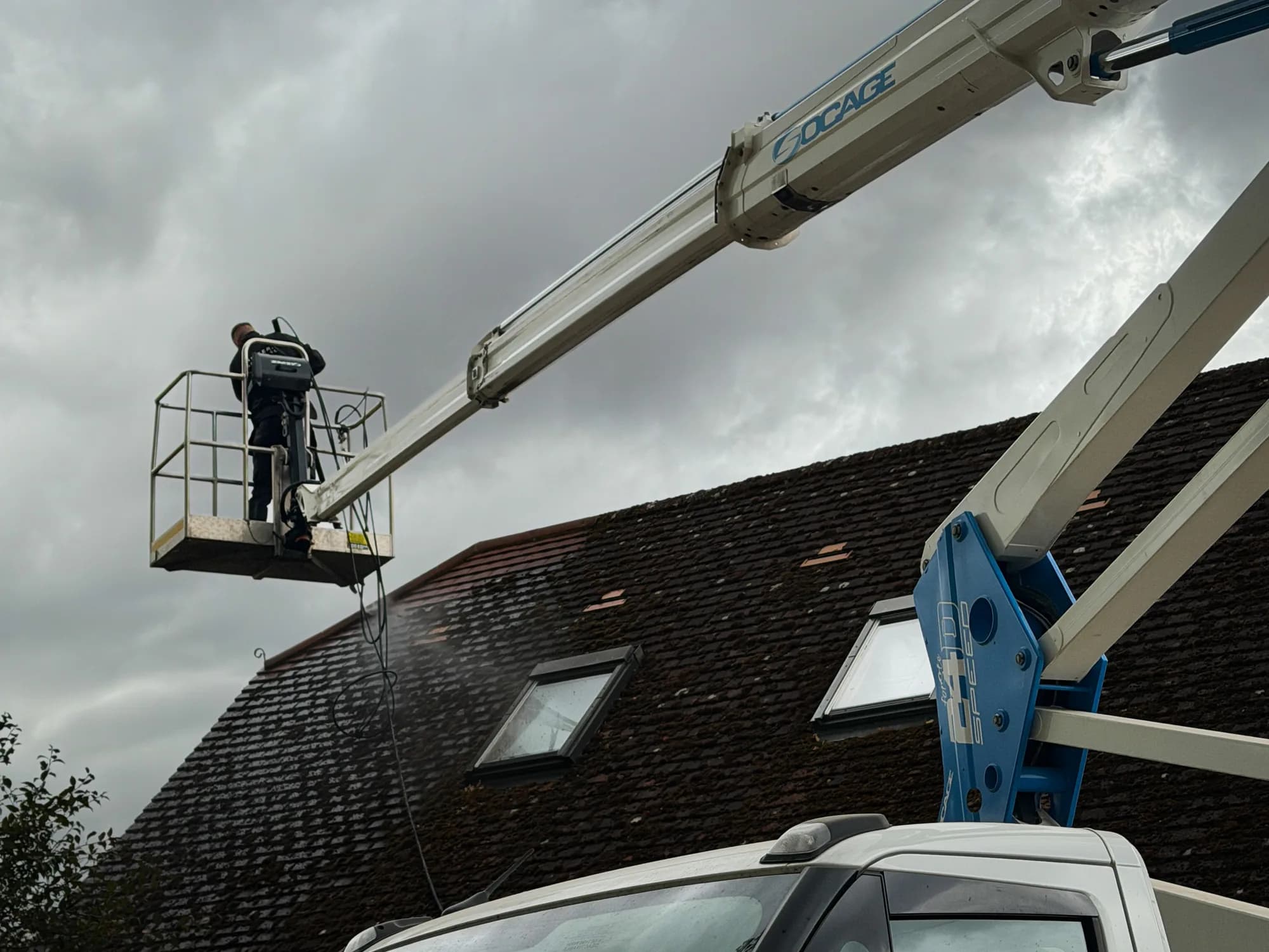 Cherry-Picker Access for the Steep Roof Pitch — Aylesbury
